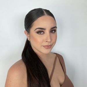 Meet your Posher, Yane